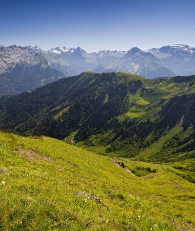 National Hiking Trails and Tours in The Vallée du Giffre