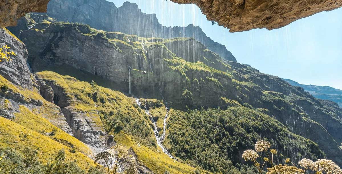 Snow and waterfalls, the spring serenade…