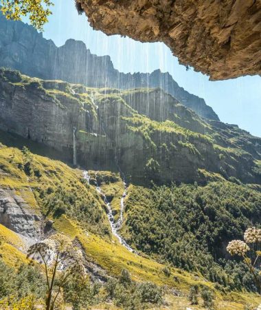 Snow and waterfalls, the spring serenade…