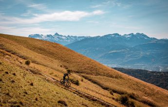 Guided electric mountain bike outing