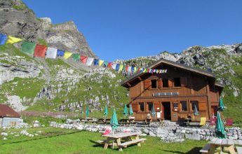 Hike to Vogealle lake and refuge