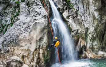 Supervised canyoning trip: more than a hike, a cascade of emotions!