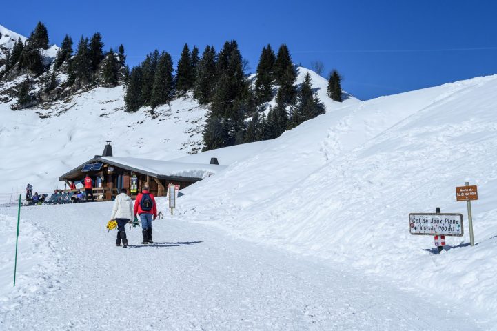 La Bourgeoise from the chalet at Joux Plane on snowshoes_Samoëns