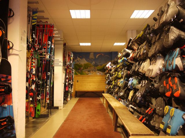 Ski and boot instruction samoens