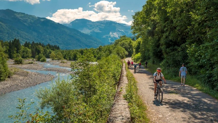 Nature Bike 1/2 day “Discover the waterfalls” with your family from Samoëns to Morillon Sixt-Fer-à-Cheval_Samoëns