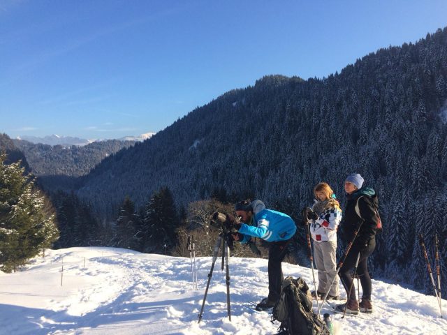 Snowshoeing and picnic day with the chamois_Taninges