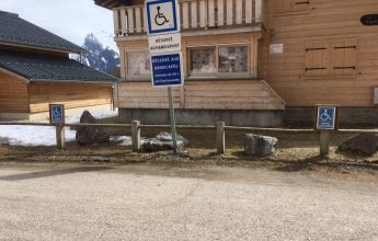 Parking PMR à Morillon 1100