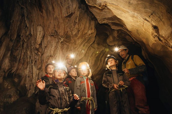 Caving outing: Discover the secret side of the mountain!_Samoëns