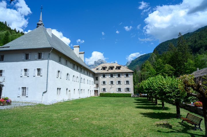 Guided tour of the church and abbey at Sixt-Fer-à-Cheval_Sixt-Fer-à-Cheval