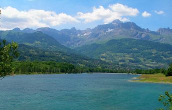 Fishing in Lac de Passy