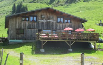 Walking itinerary: Golèse pass and refuge